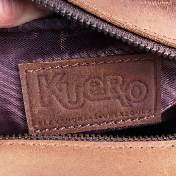 Kuero leather toiletry case - Picture 3 of 14